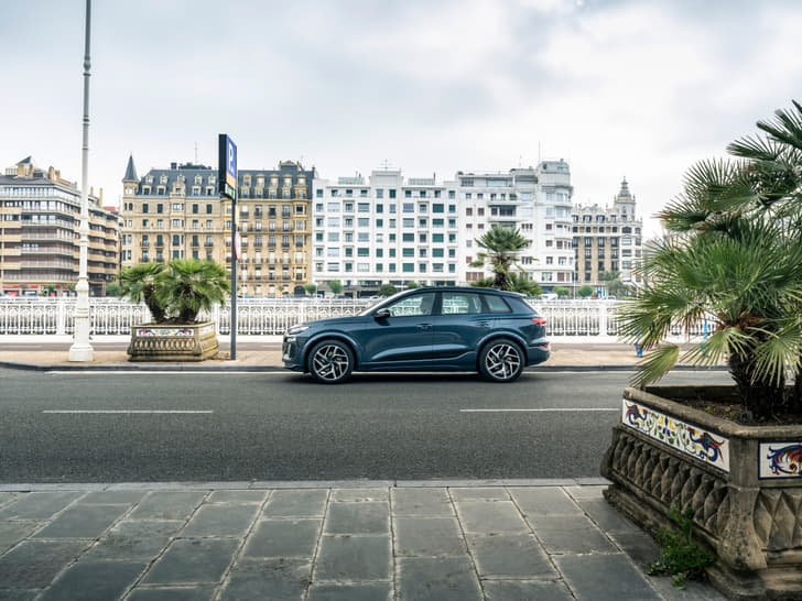 Audi Q6 e-tron photo 5