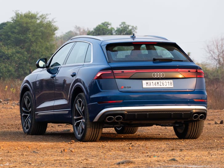 Audi Q8 photo