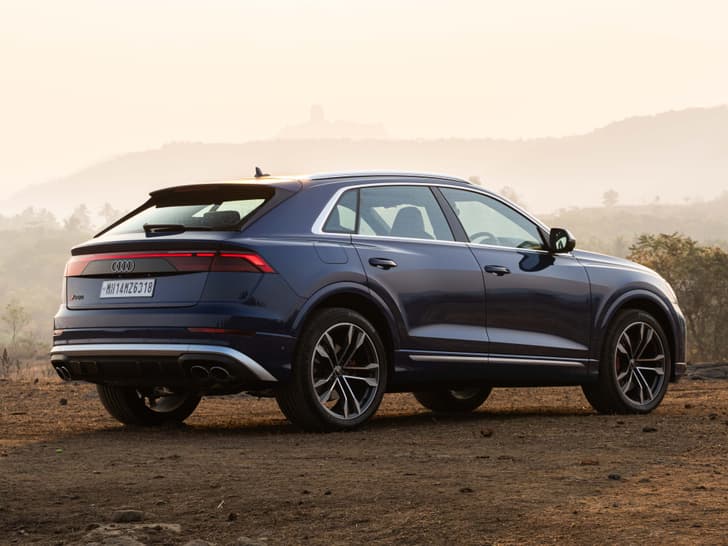 Audi Q8 photo