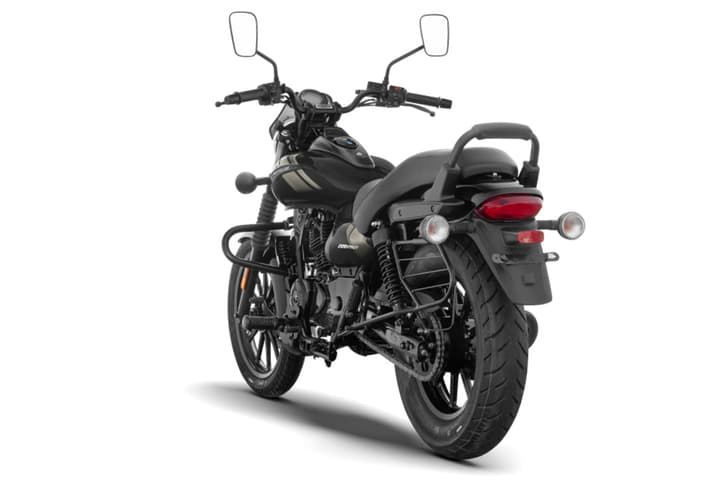 Bajaj Avenger 220 Street photo