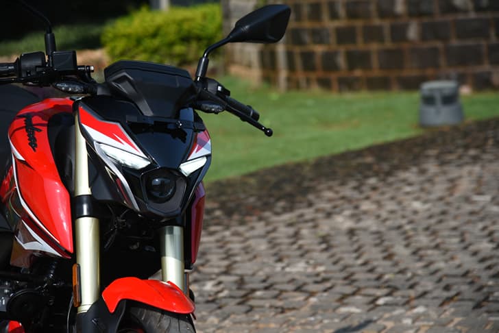 Bajaj Pulsar N250 photo