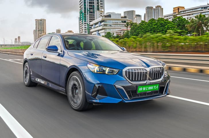 BMW i5 LWB photo