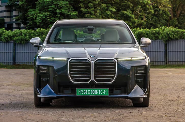BMW i7 photo 5