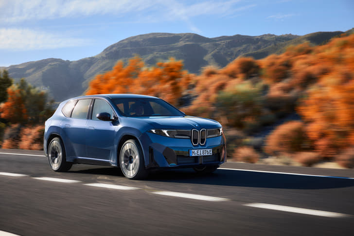 BMW iX3 photo 4