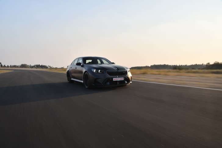 BMW M5 photo 4