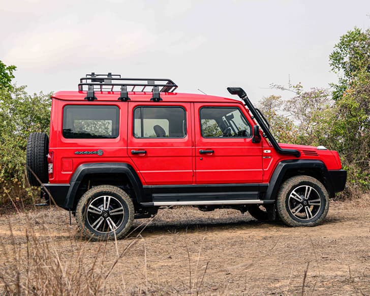 Force Gurkha 5 Door photo