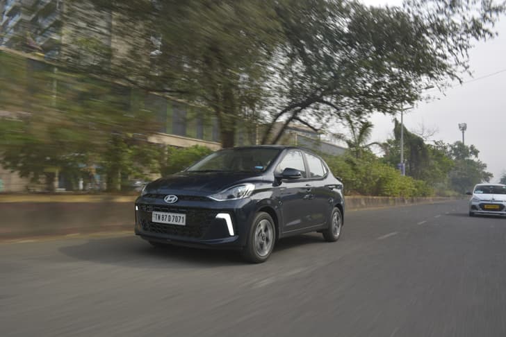 Hyundai Aura photo 3