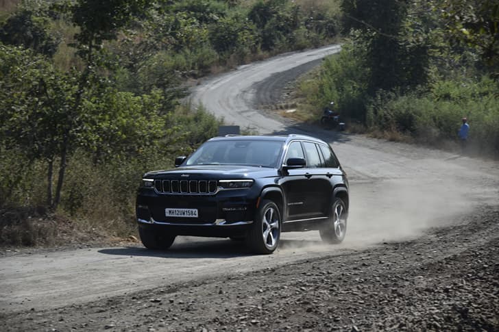Jeep Grand Cherokee photo