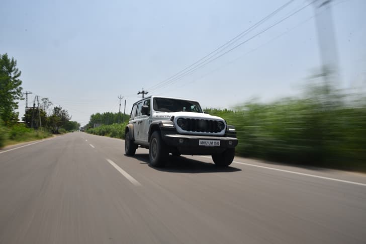 Jeep Wrangler photo