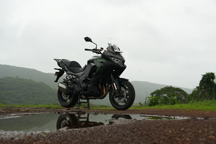 Kawasaki Versys 1100 photo