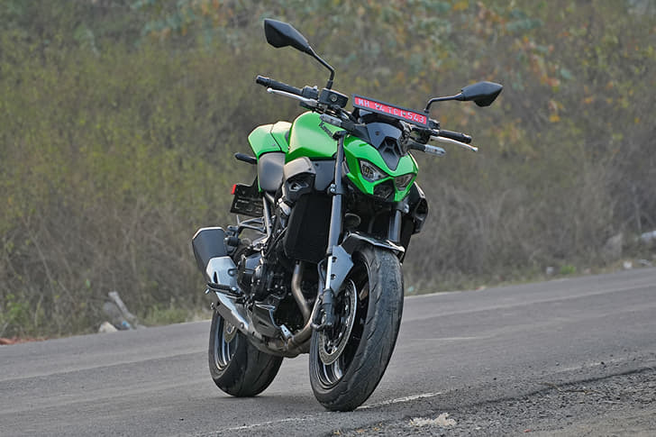 Kawasaki Z900 photo