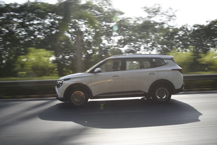 Kia Carens photo 3