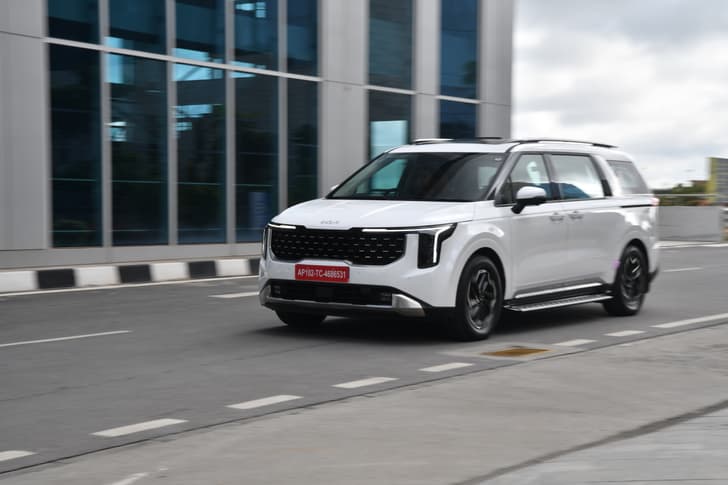 Kia Carnival photo