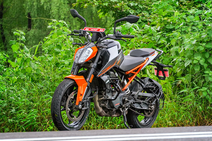 KTM 160 Duke photo