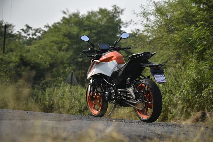 KTM 250 Duke photo