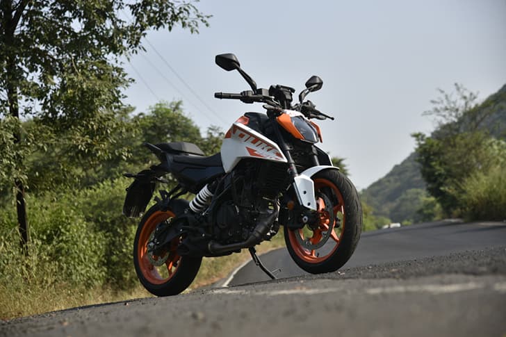 KTM 250 Duke photo