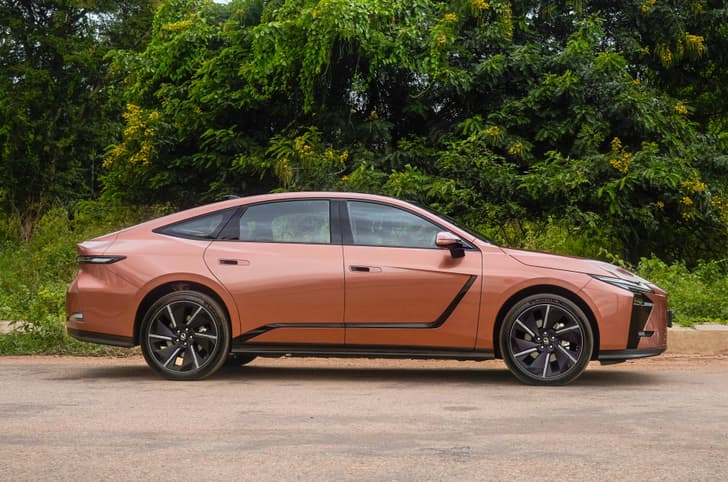 Lexus ES Electric photo