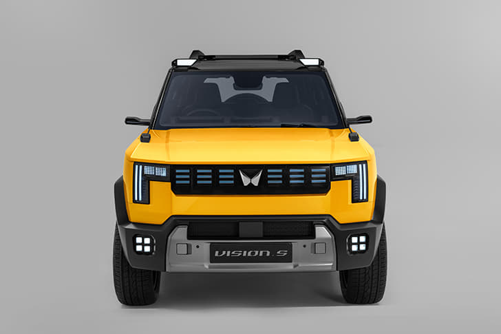 Mahindra Vision S photo 2