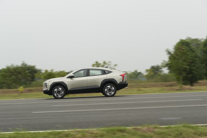 Mahindra XEV 9e photo