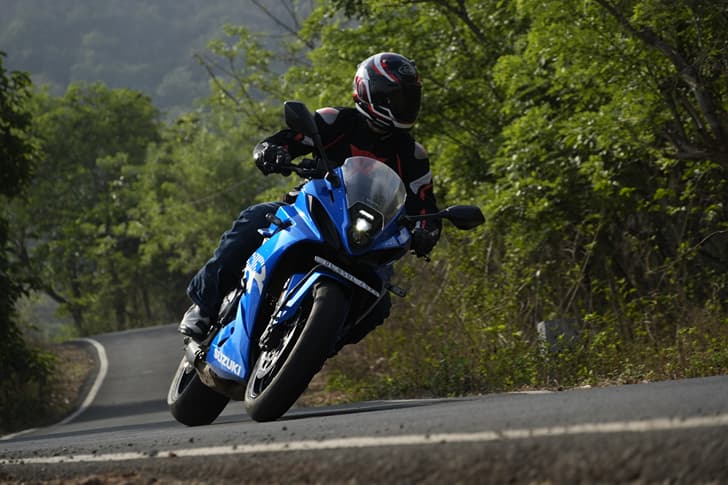 Suzuki GSX-8R photo