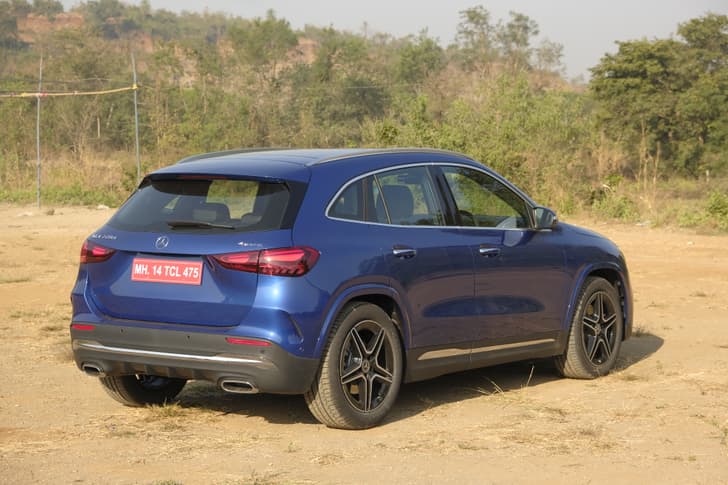 Mercedes-Benz GLA photo