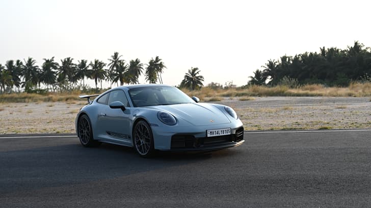 Porsche 911 photo