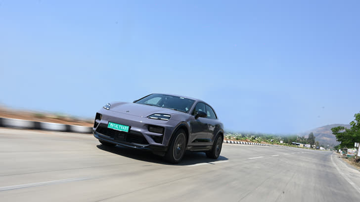 Porsche Macan EV photo