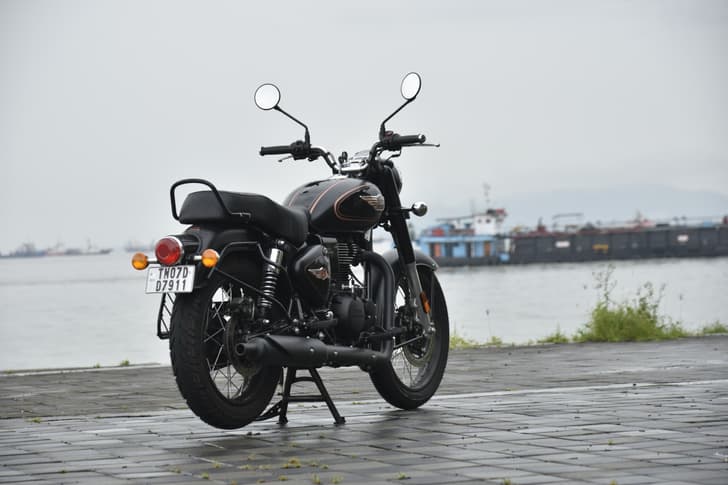 Royal Enfield Bullet 350 photo