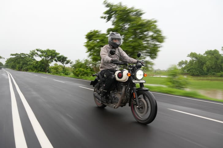 Royal Enfield Hunter 350 photo