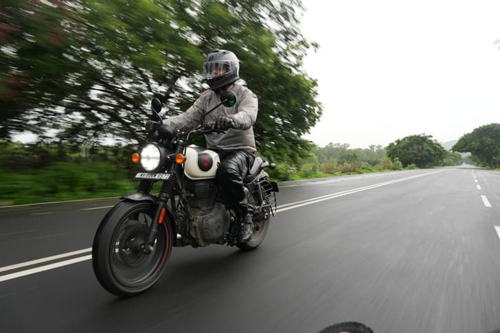 Royal Enfield Hunter 350 photo