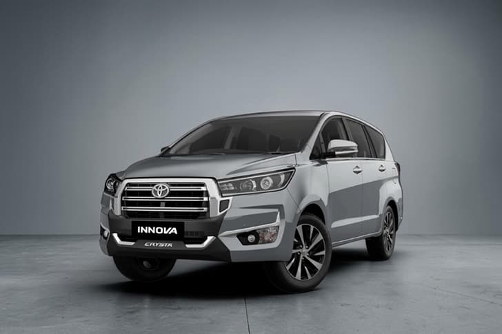 Toyota Innova Crysta photo 5