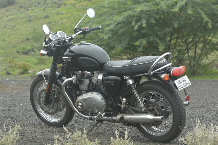 Triumph Bonneville T120 photo