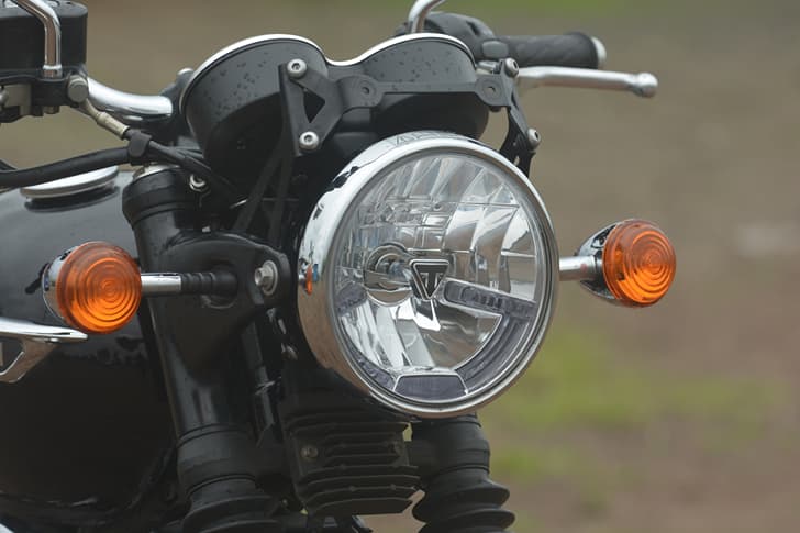 Triumph Bonneville T120 photo