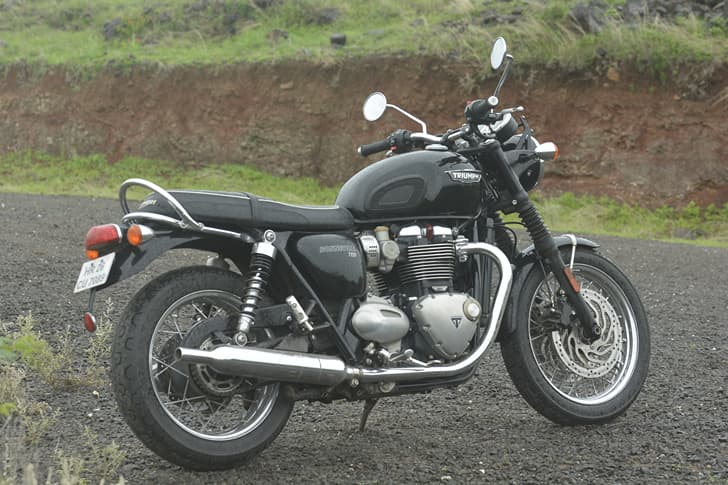 Triumph Bonneville T120 photo