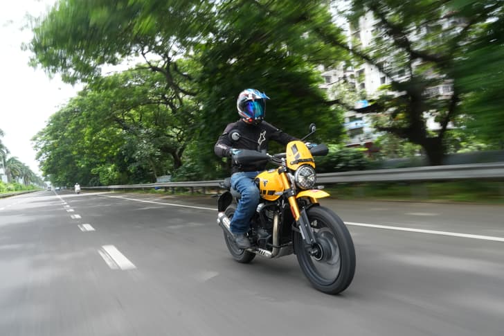 Triumph Scrambler 400 XC photo