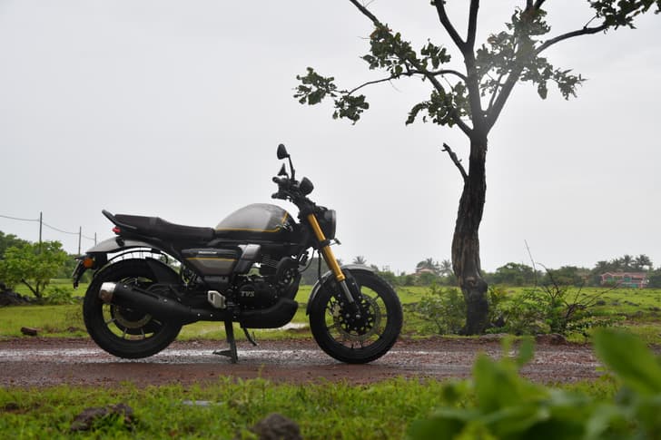 TVS Ronin photo 4