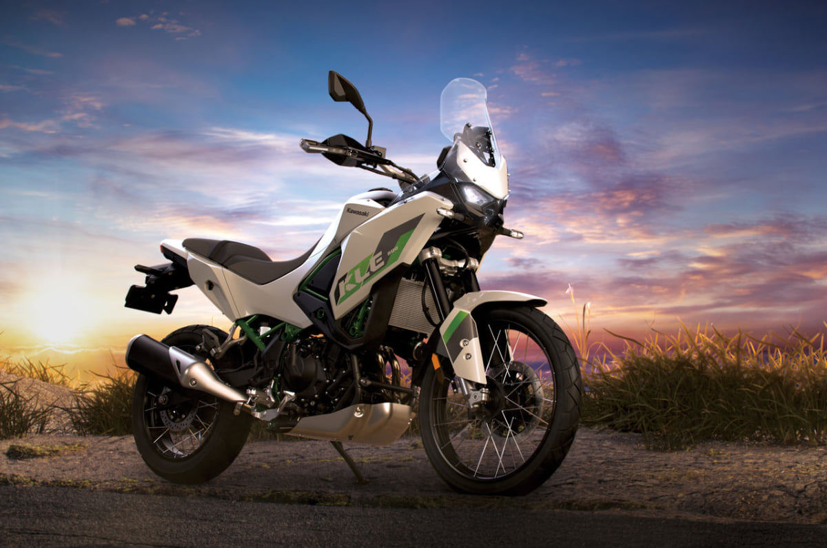 Kawasaki Unveils 2027 KLE500 SE SmartRide with Centrifugal Clutch