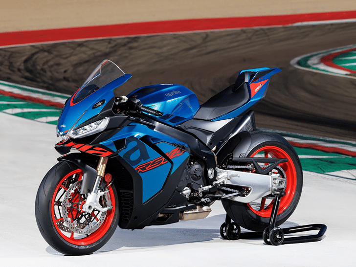 Aprilia RSV4 Factory 1100 photo
