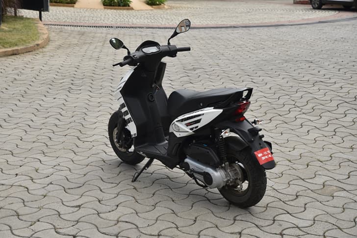 Aprilia Storm 125 photo