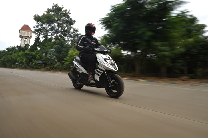 Aprilia Storm 125 photo