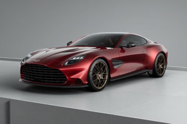 Aston Martin Vanquish photo