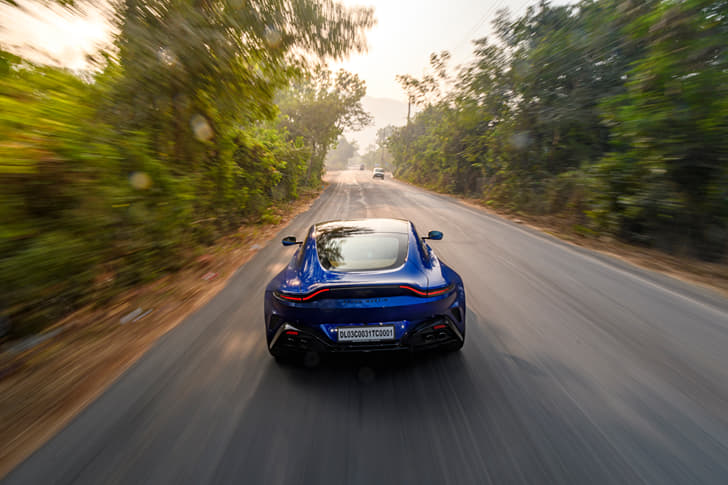 Aston Martin Vantage photo