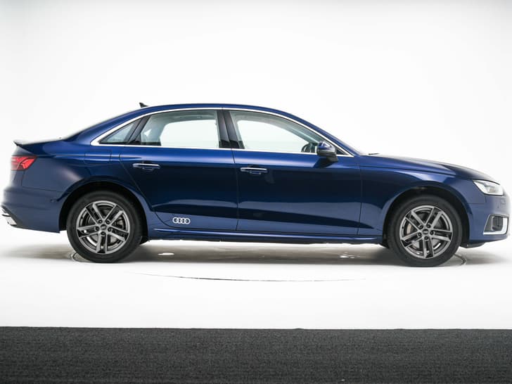 Audi A4 photo