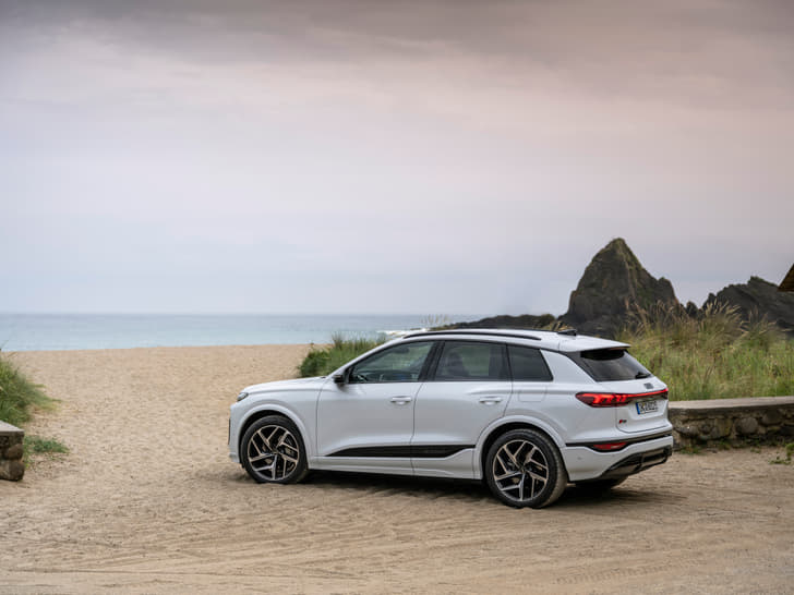 Audi Q6 e-tron photo