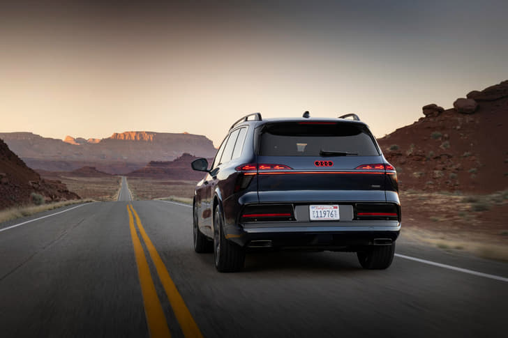 Audi Q9 photo