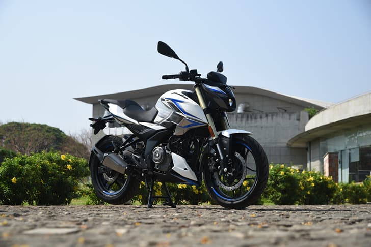 Bajaj Pulsar N250 photo 3