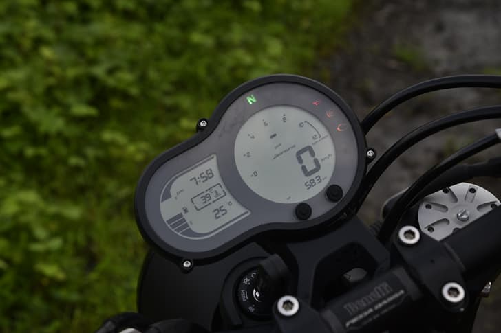 Benelli Leoncino 500 photo