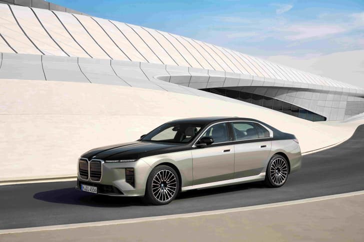 BMW 7 Series photo