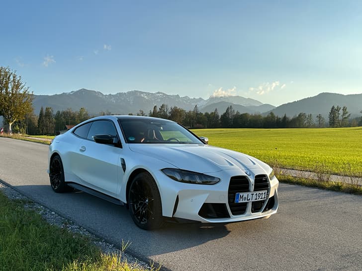 BMW M4 Coupe photo