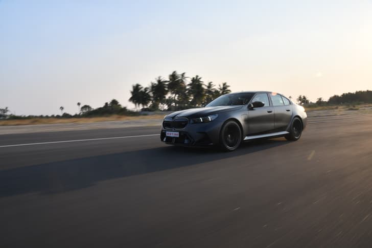 BMW M5 photo